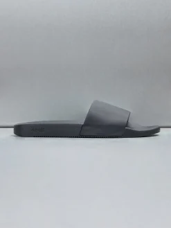 Essential slides - Black