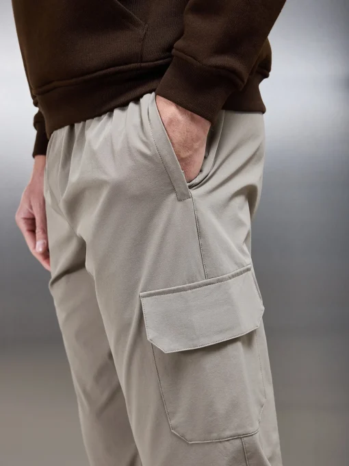 Relaxed Fit Nylon Cargo Pant - Taupe