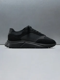 Technical Runner - Triple Black