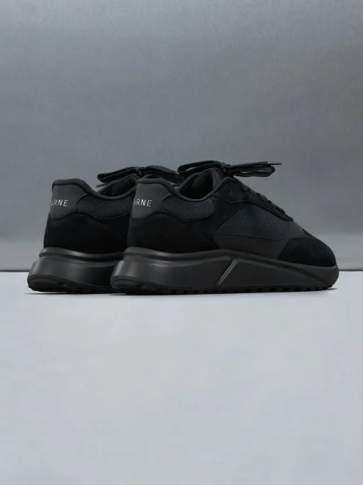 Technical Runner - Triple Black