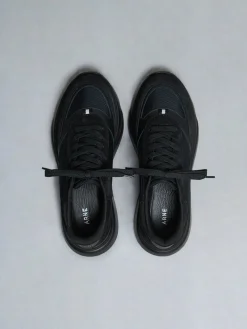 Technical Runner - Triple Black