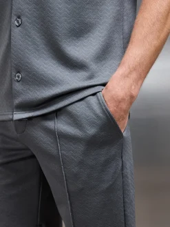 Textured Interlock Short - Grey