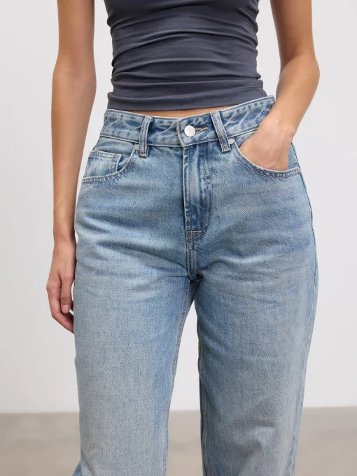 Womens Mid Rise Straight Denim Jean - Mid Blue