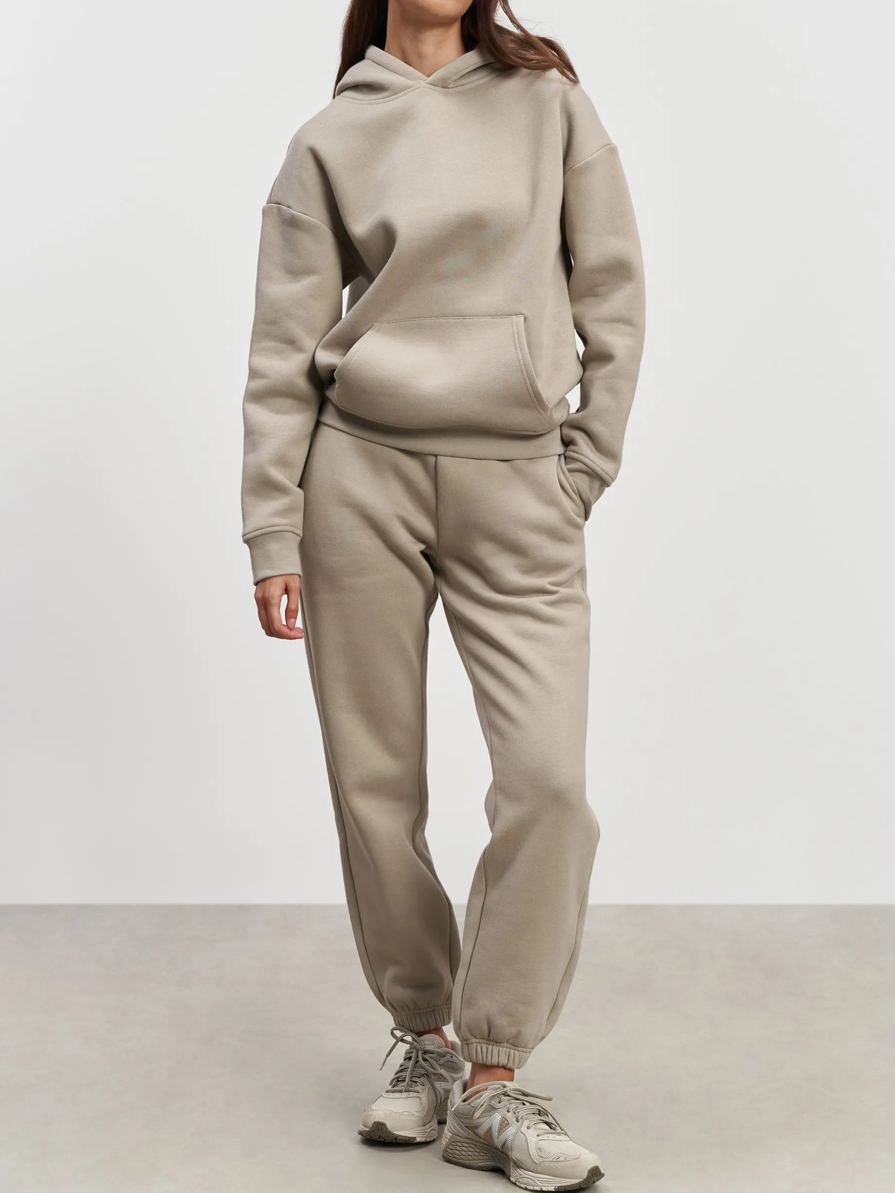 Womens Relaxed Cuffed Jogger - Stone