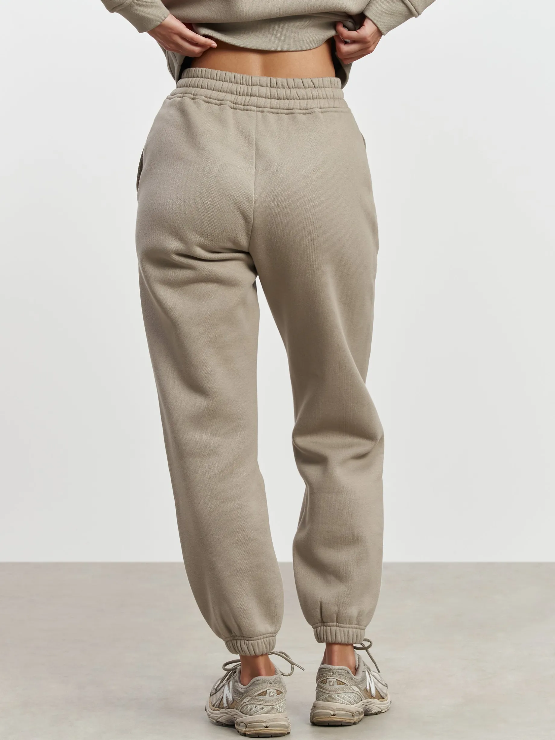 Womens Relaxed Cuffed Jogger - Stone